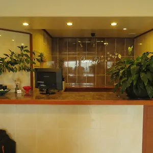 Hotel Queen Bee Winnipeg